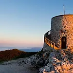 Adriatic 3 *